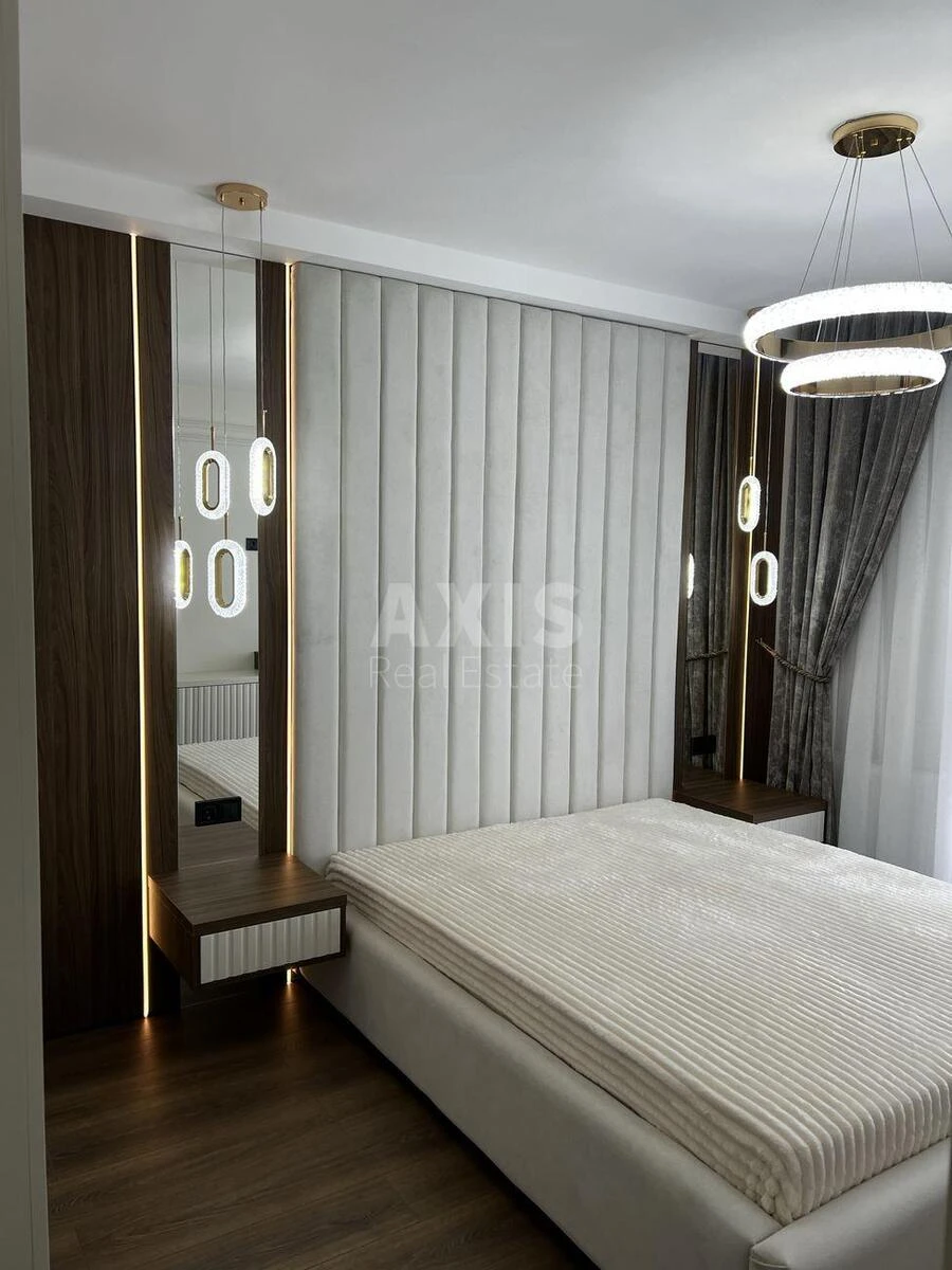 1k apartment vul. Myhajla Maksymovycha 28Є690703