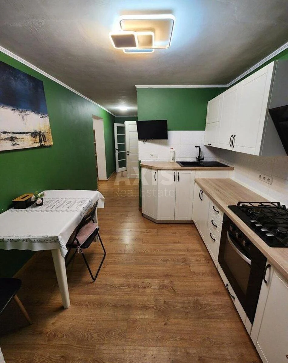 3k apartment vul. Dobrohotova Akademika 15682000