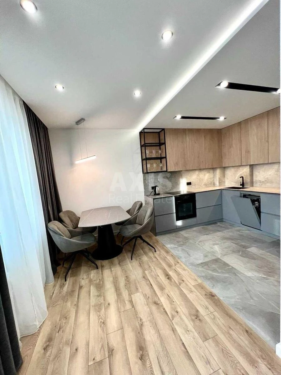 2k apartment vul. L'vivs'ka 15665830