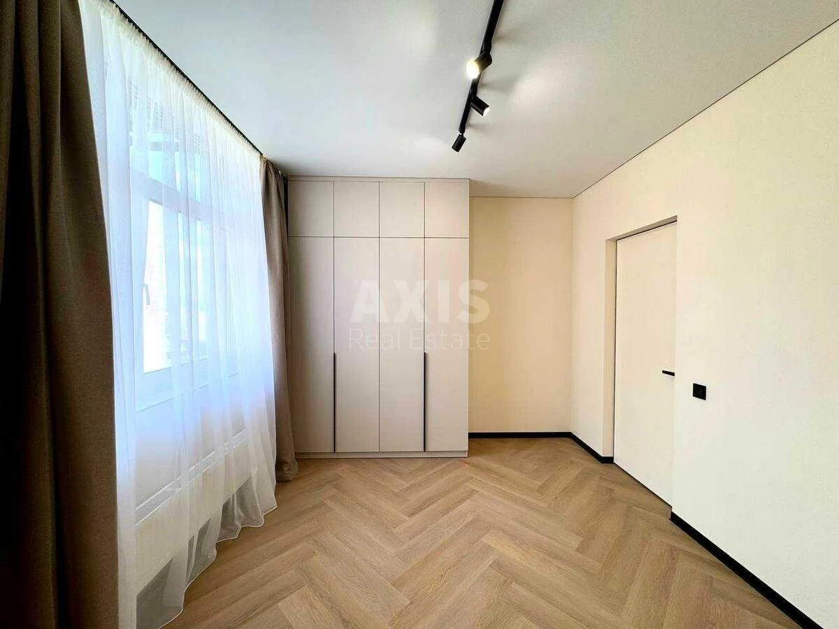 2к квартира ул. Александра Олеся 3712898