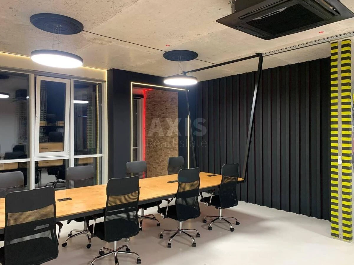 Office vul. Andriya Verkhohlyada 15, 120m2670000