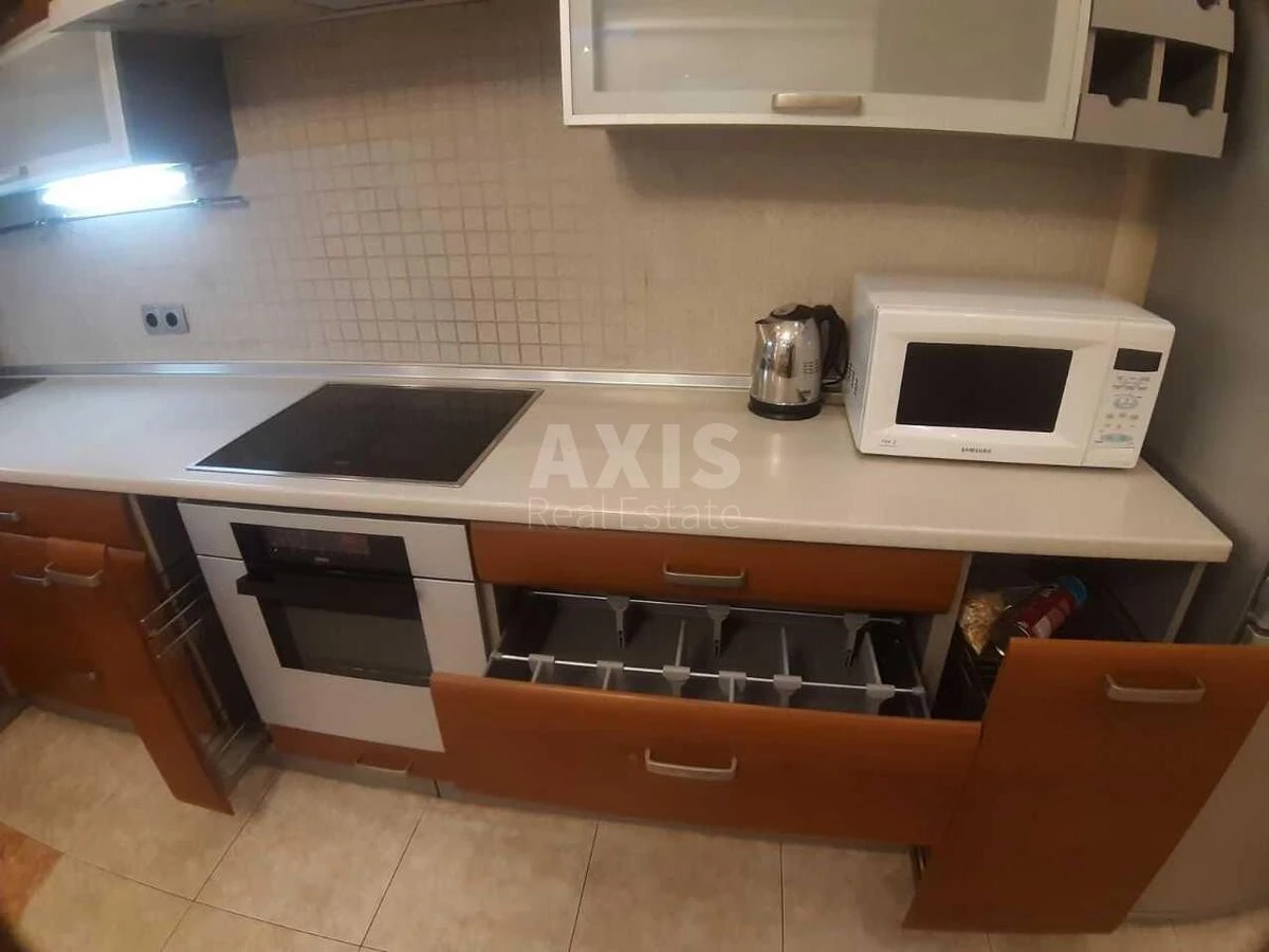 3k apartment vul. Urlivs'ka 4А716421