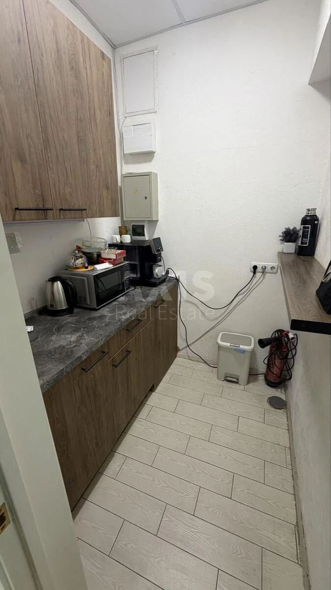 Office vul. Krushel'nyc'koi' Solomii' 13, 60m27062321