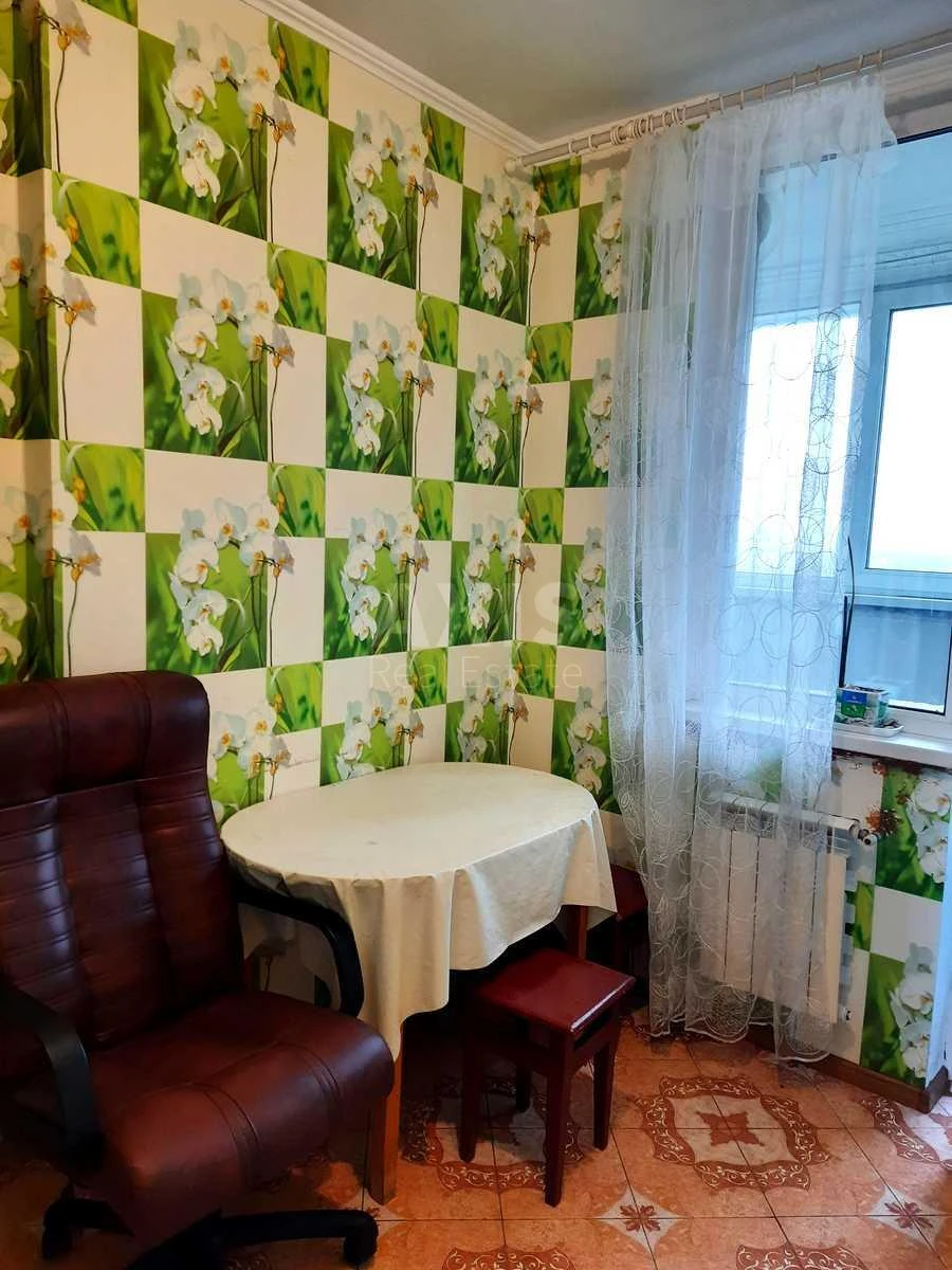 2к квартира ул. Рональда Рейгана 40705682