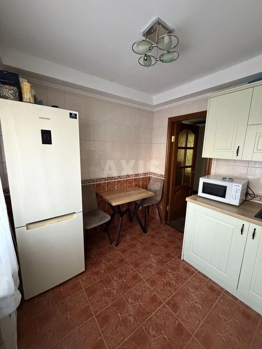 2к квартира ул. Милютенко 9718950