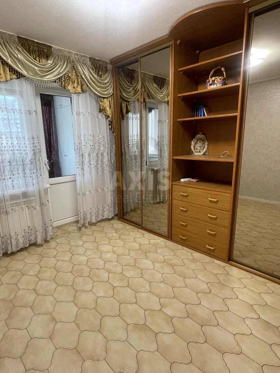 3k apartment vul. Pryrichna 37641541