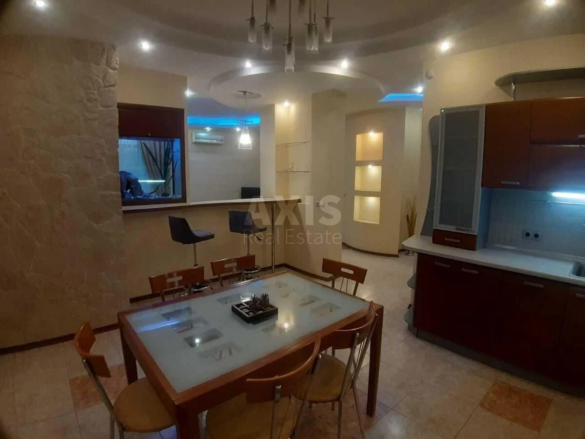 3k apartment vul. Urlivs'ka 4А716423