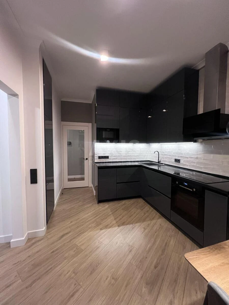 1k apartment vul. Preobrazhens'ka 8Б642890