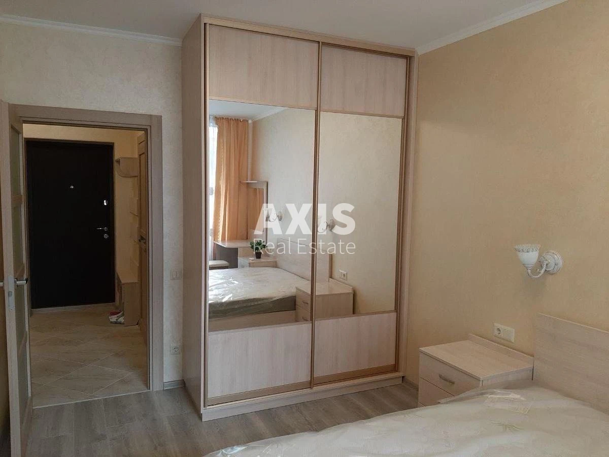 1k apartment vul. Sverstjuka Jevgena 4359542