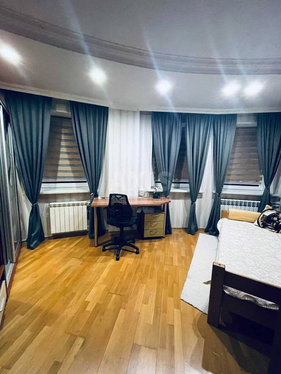 5к квартира ул. Ахматовой Анны 13642369