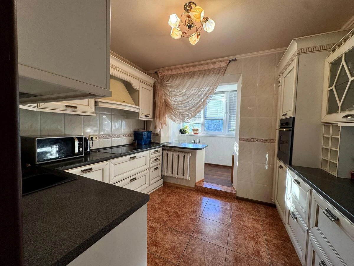 3k apartment vul. Ahmatovoi' Anny 1561503