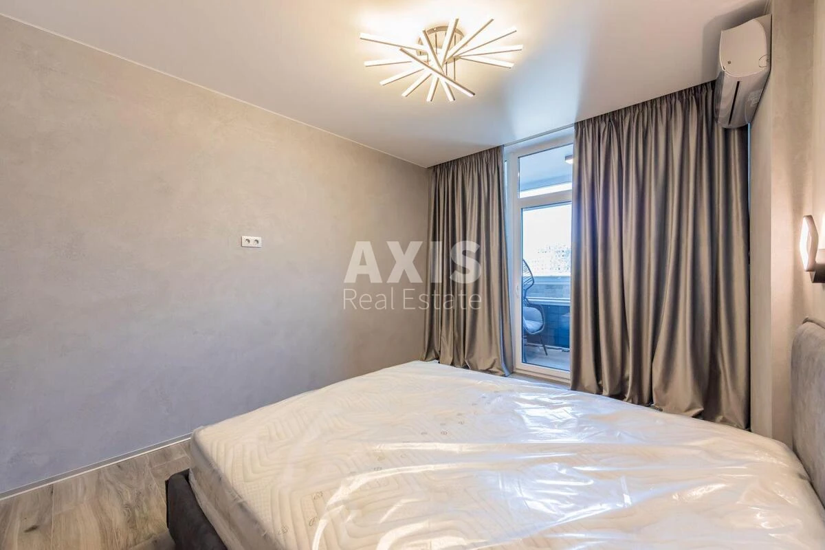 4k apartment pr-t Berestejskij 11584536