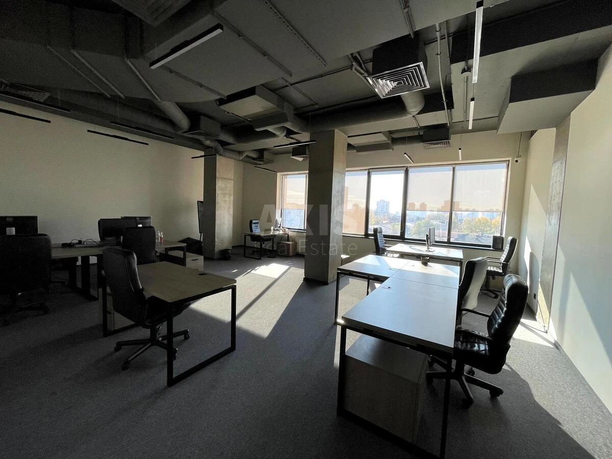Office vul. Garmatna 4, 972m2677666