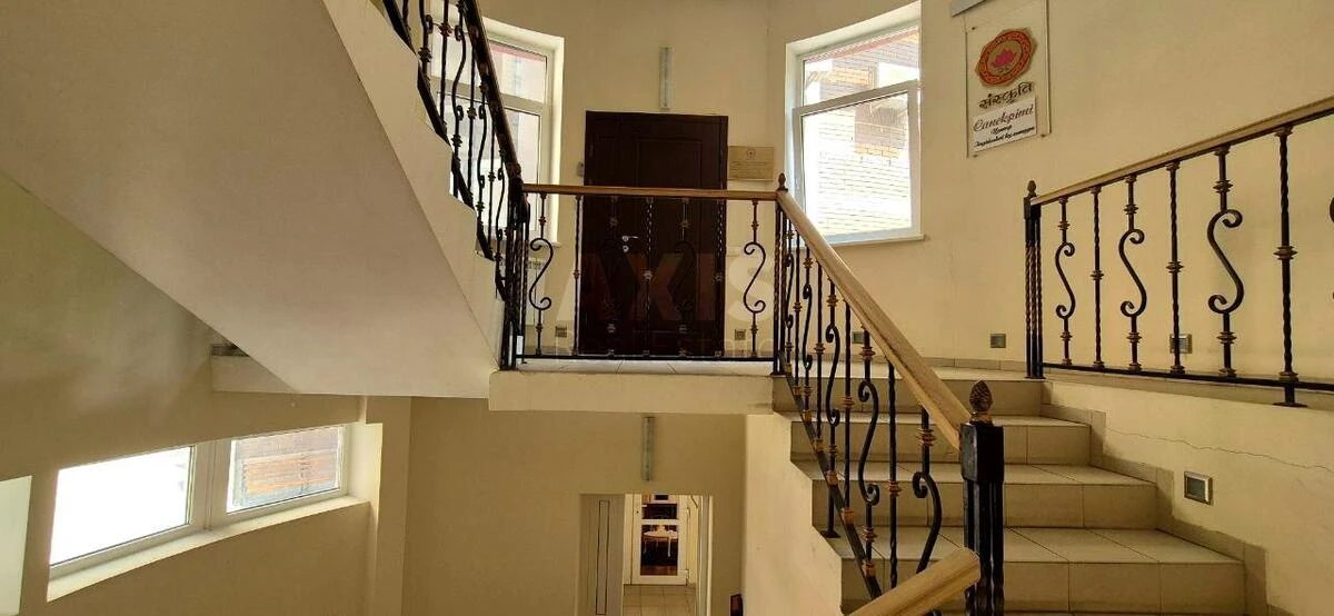 Office bul. Lesi Ukrai'nky 7Б, 200m26665919