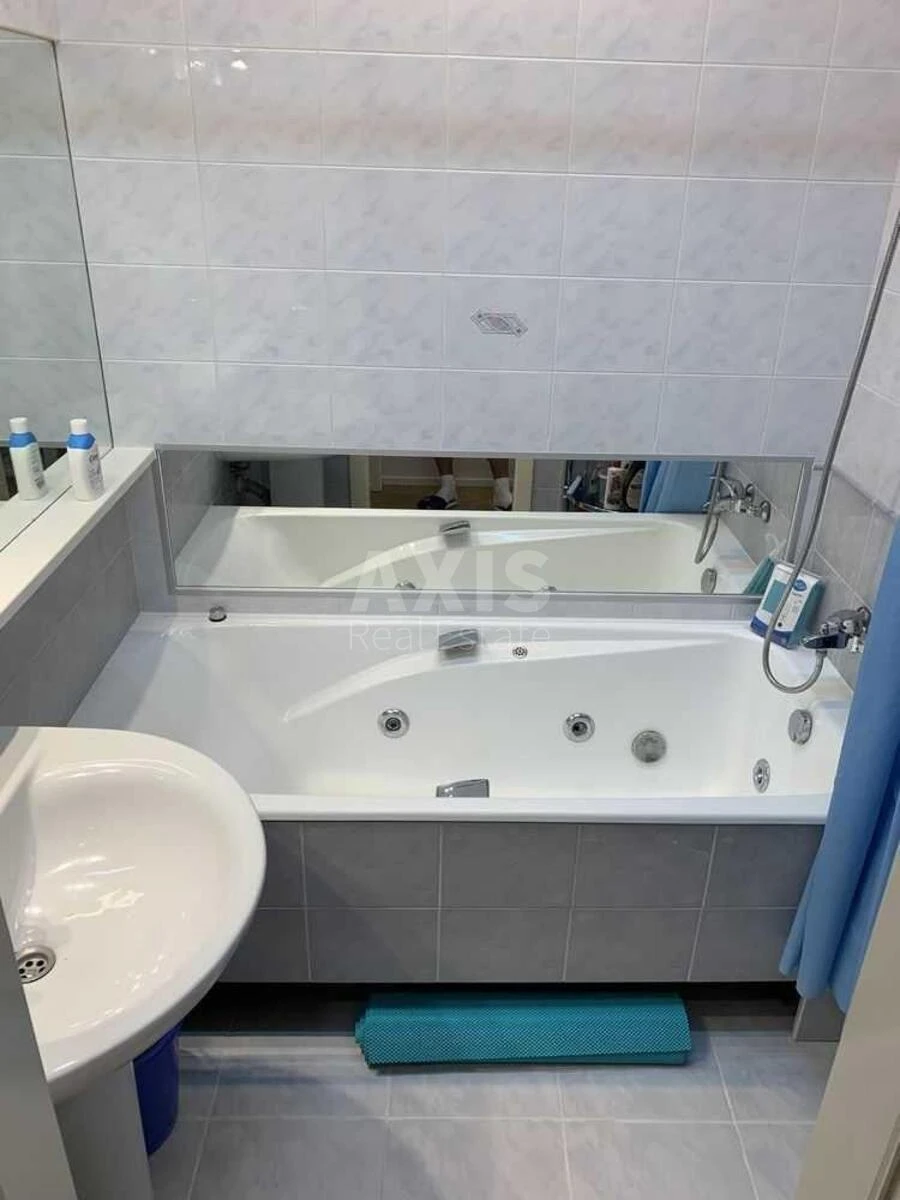 3k apartment vul. Staronavodnyc'ka 8711038