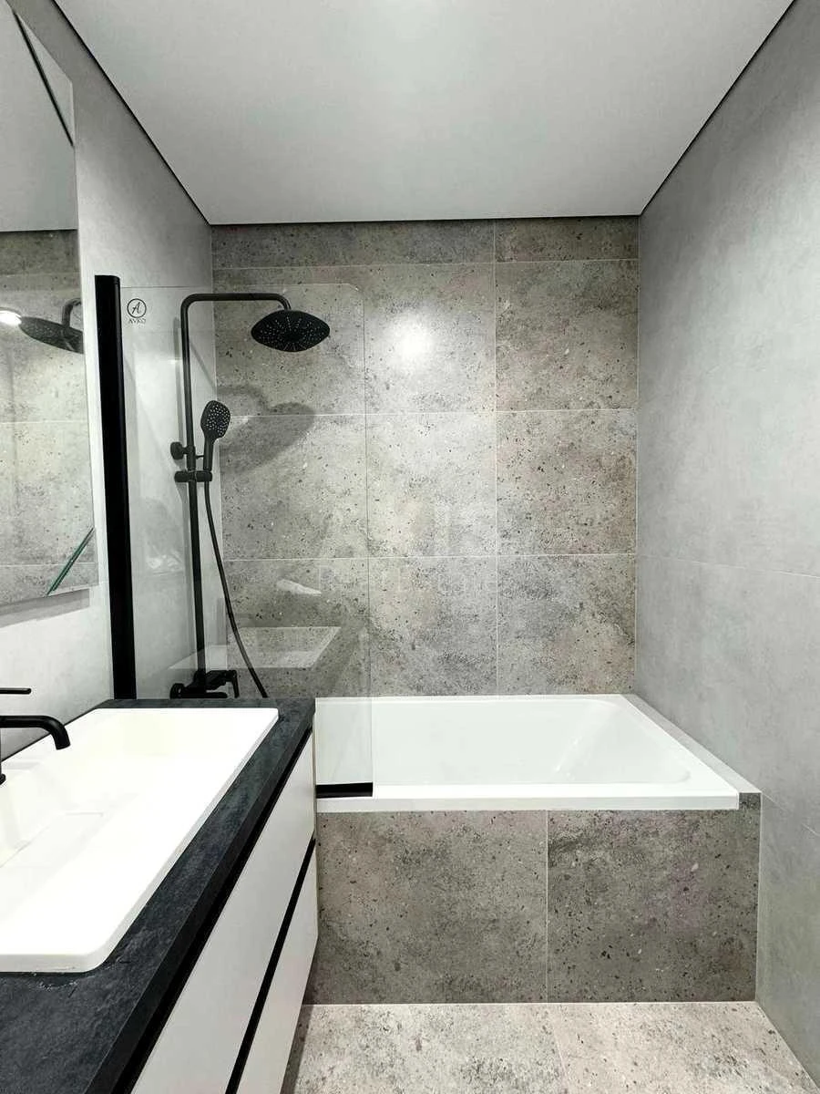 1k apartment vul. Oleksandra Olesja 17713019