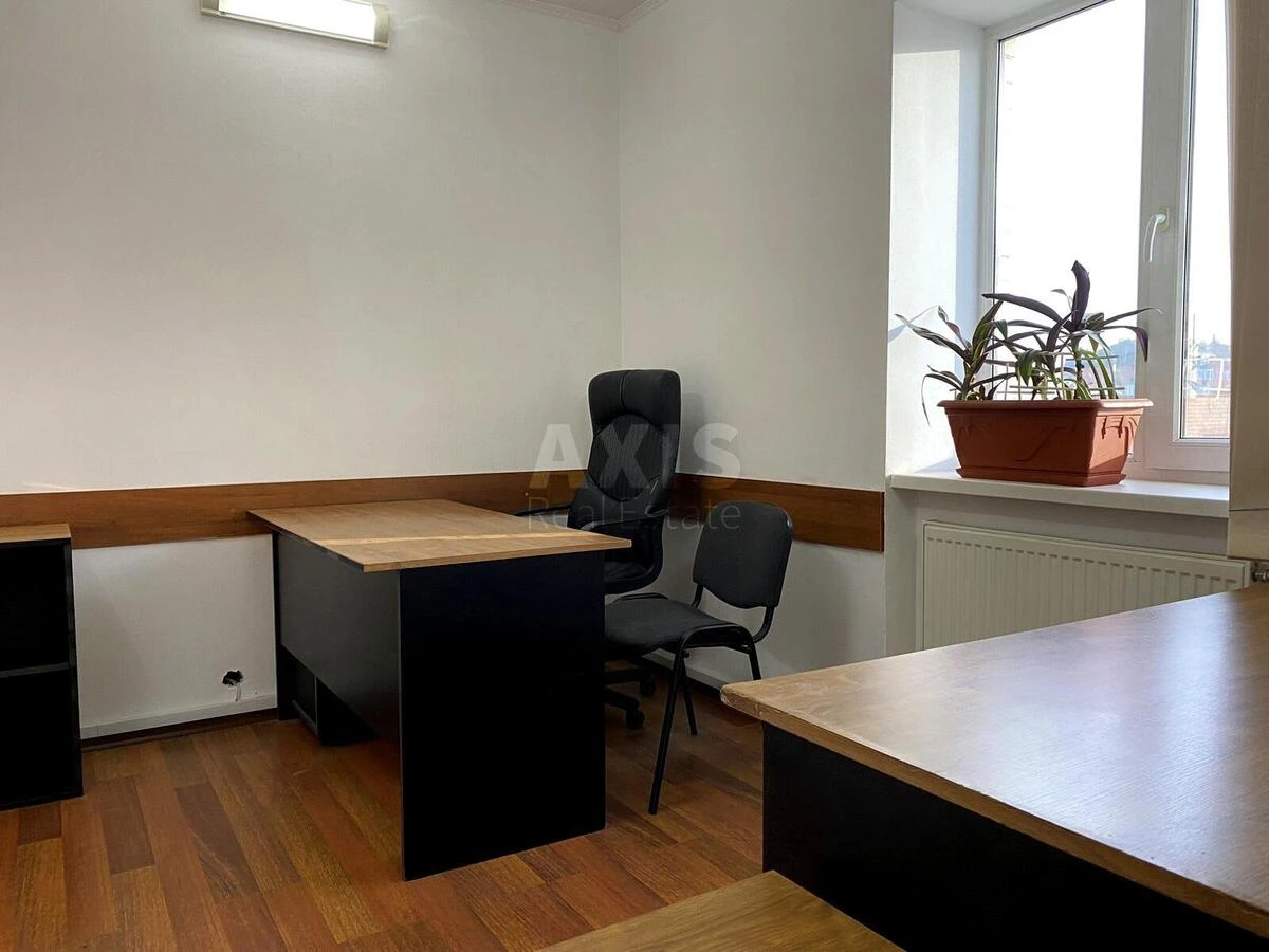 Office vul. Jurkivs'ka 28, 195m2655555