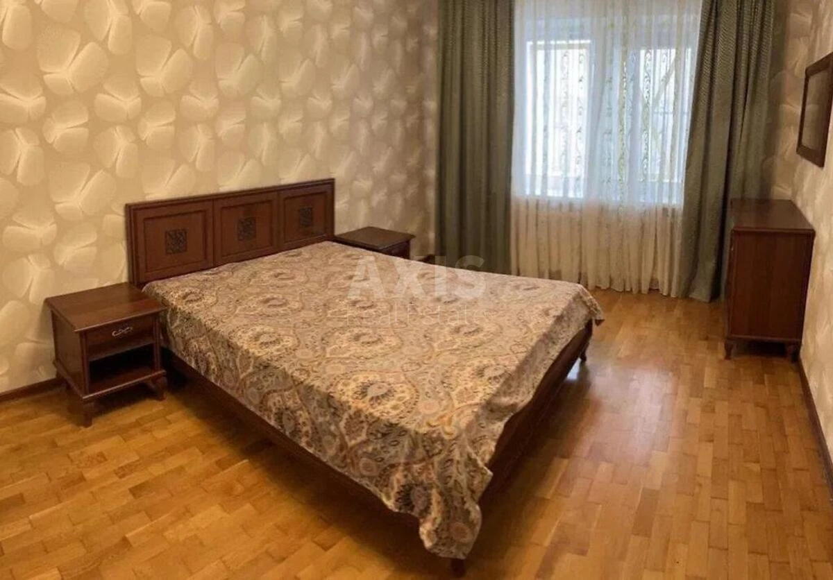 2k apartment vul. Sribnokil's'ka 2А700262