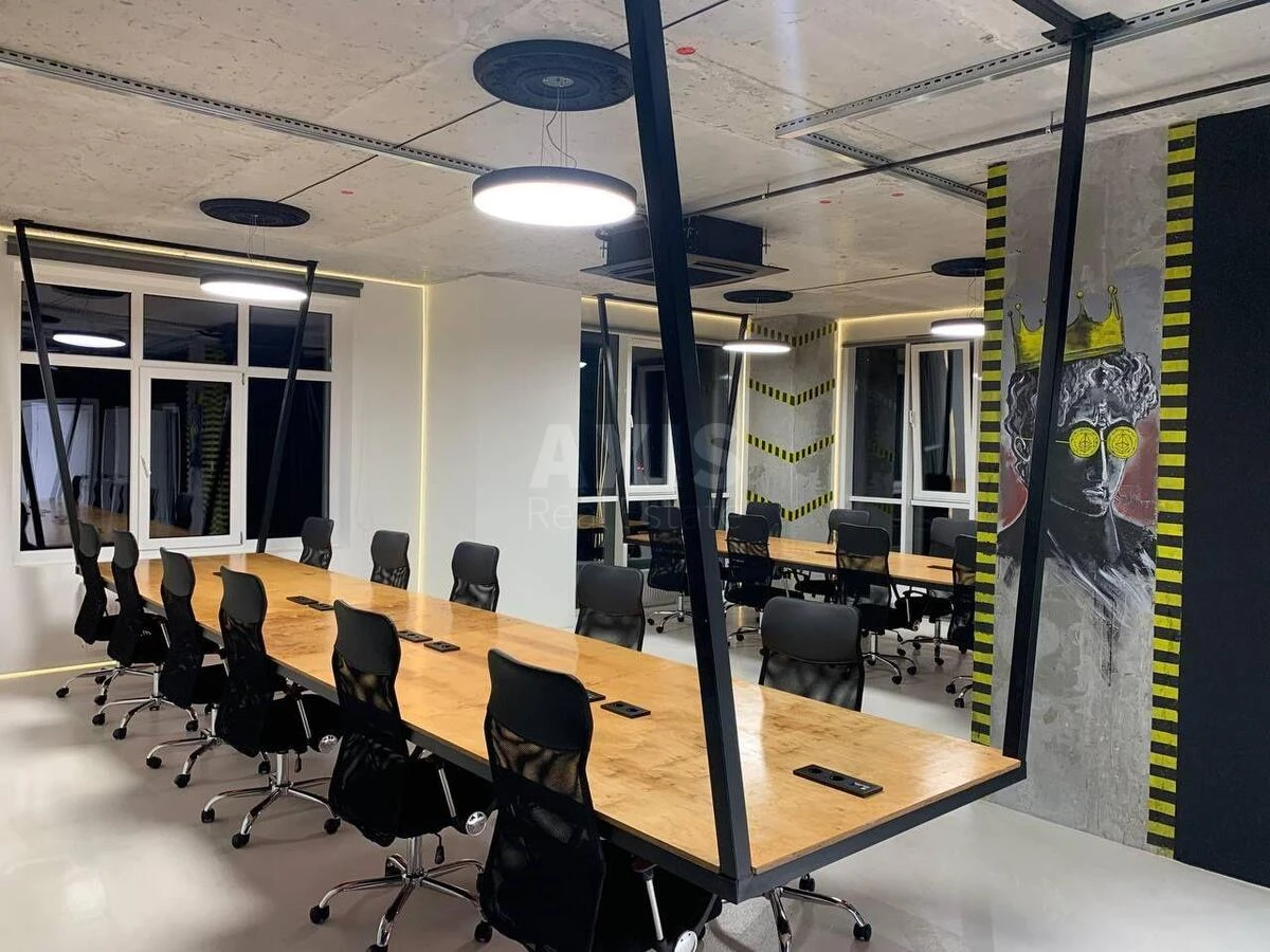 Офис ул. Андрея Верхогляда 15, 120м2670003