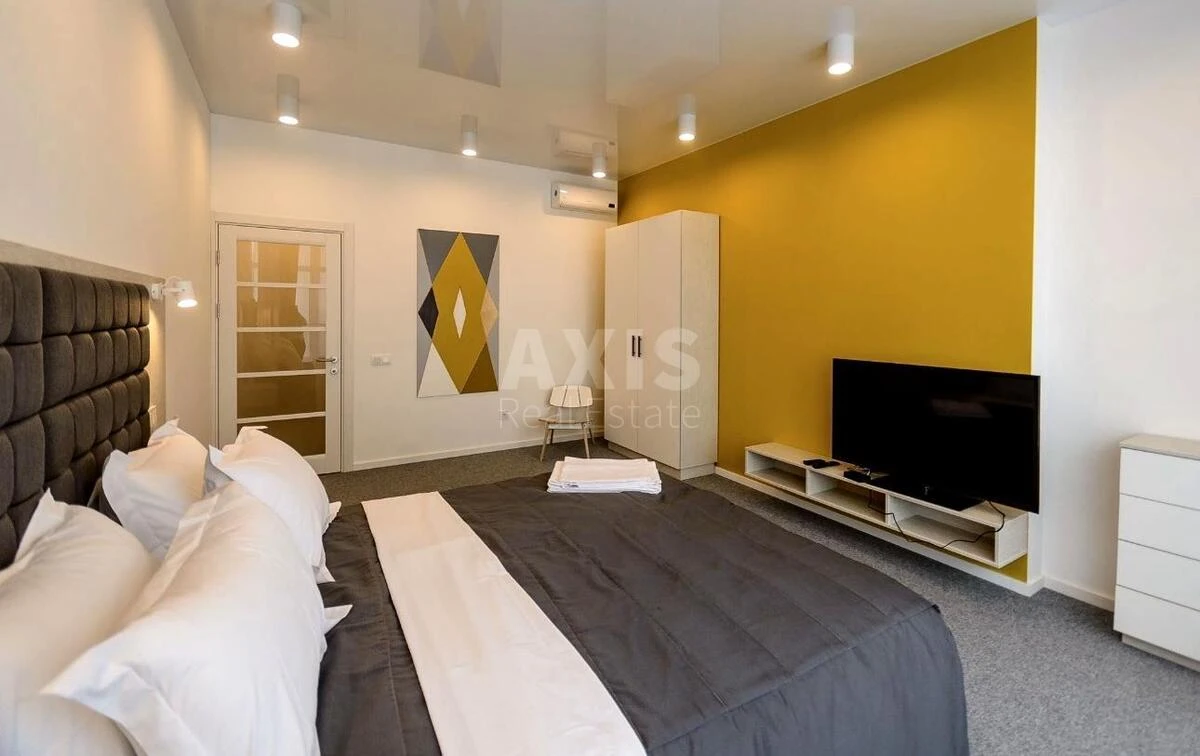 2k apartment uzv. Klovs'kyj 7615513