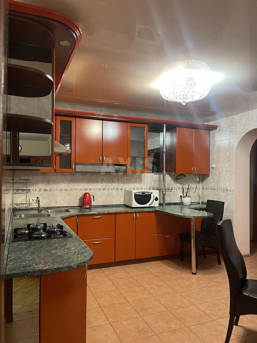 2k apartment vul. Urlivs'ka 