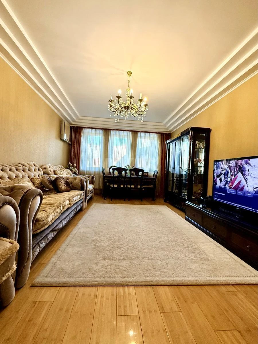 2к квартира ул. Голосеевская 13663930