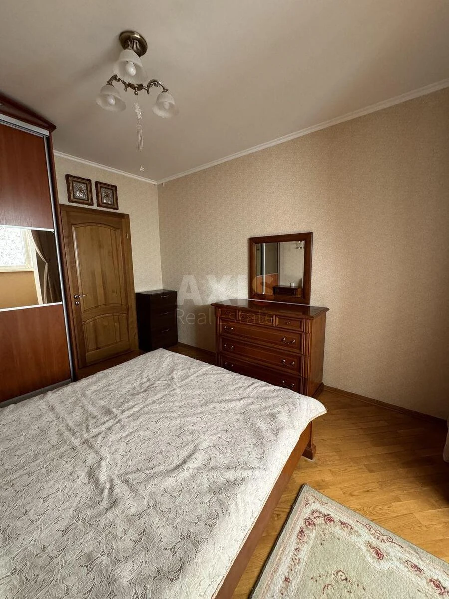 2к квартира ул. Мишуги Александра 3680527