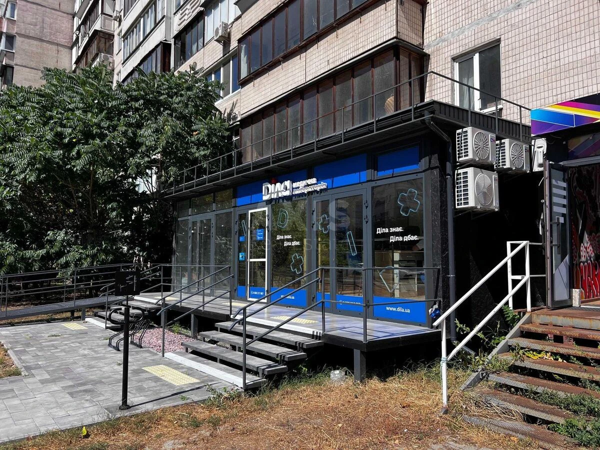 Объект торговли ул. Вишняковская 11, 55м271196