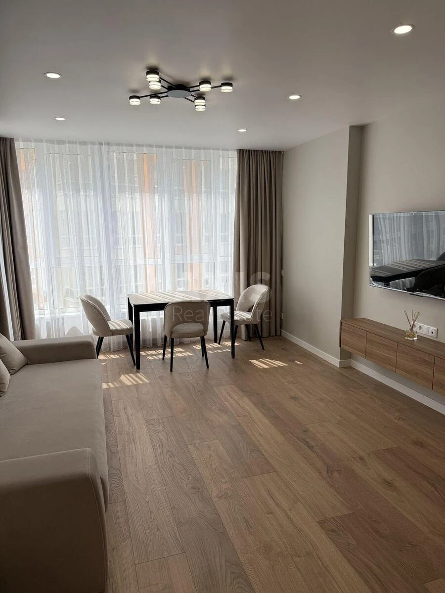 2k apartment pr-t Berestejskij 67713180