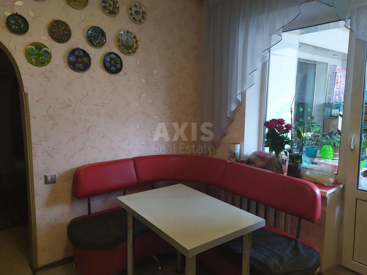 4k apartment vul. Oleny Pchilky 2Б699370