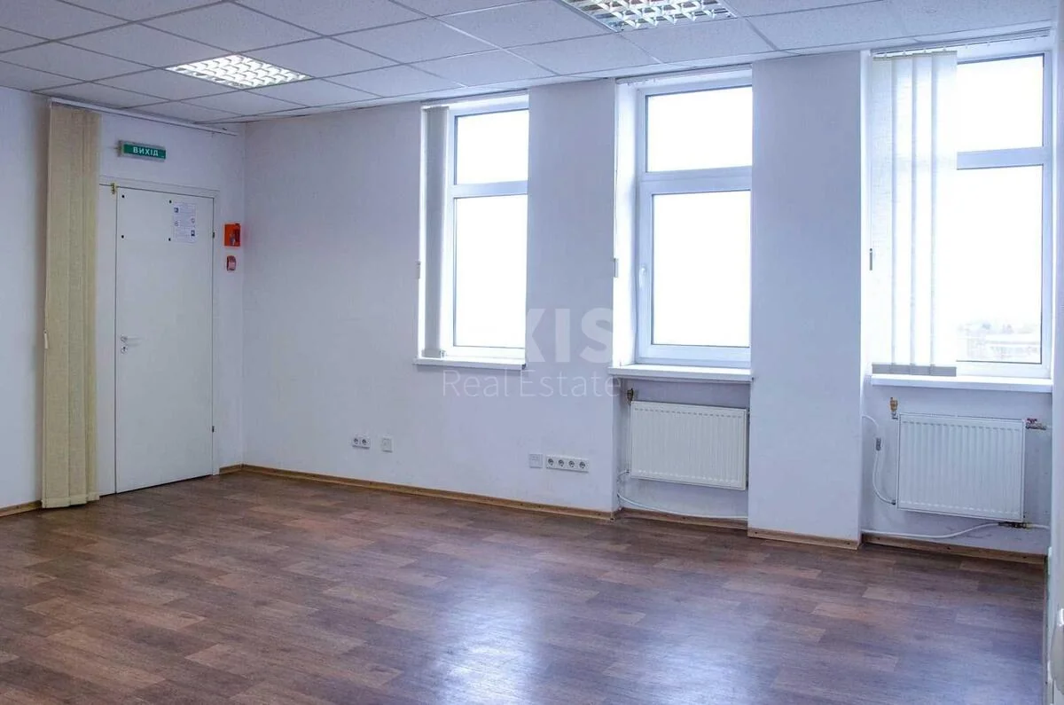 Офіс вул. Героїв Космосу 4, 290м2