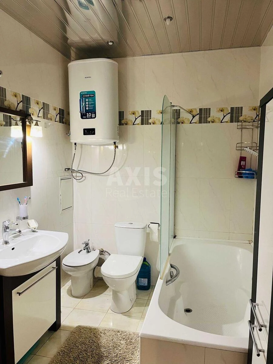 5k apartment vul. Ahmatovoi' Anny 136423611