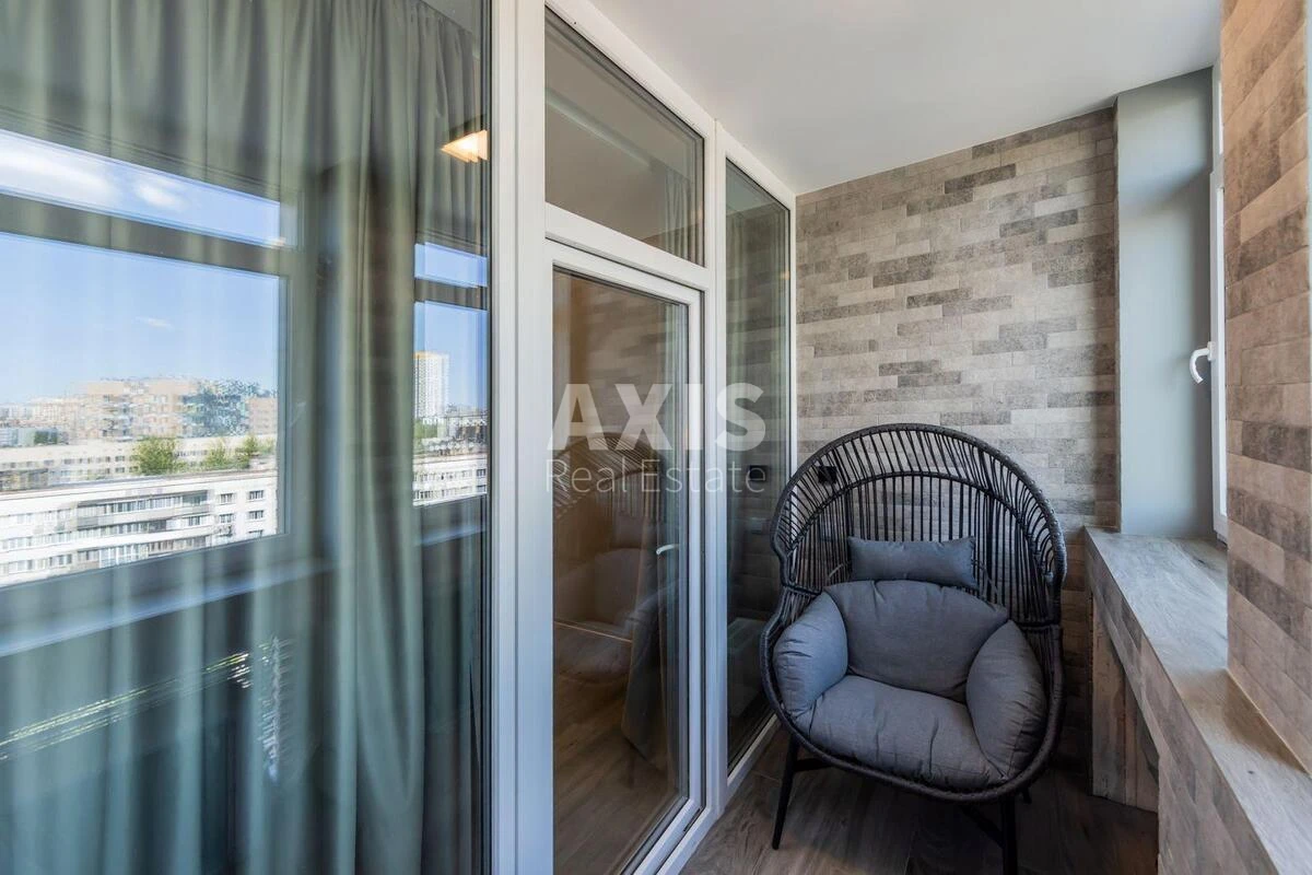 4k apartment pr-t Berestejskij 11584538