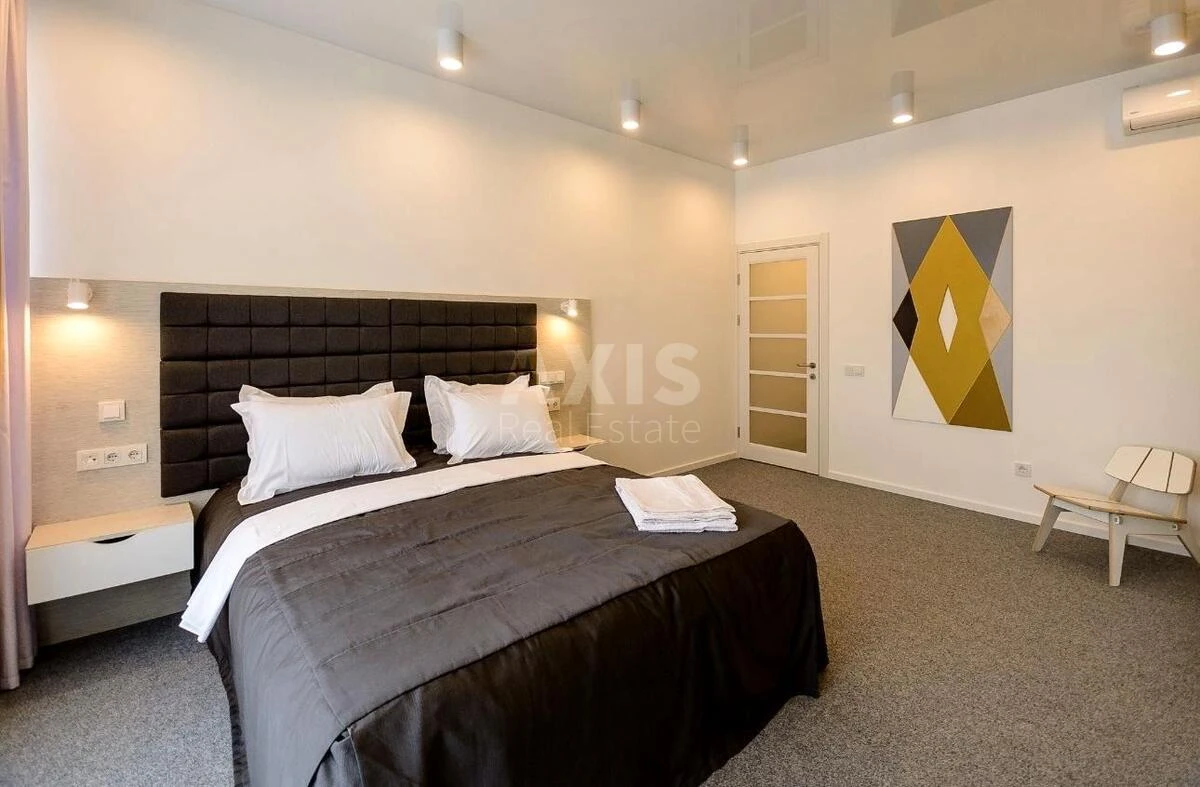 2k apartment uzv. Klovs'kyj 7615517