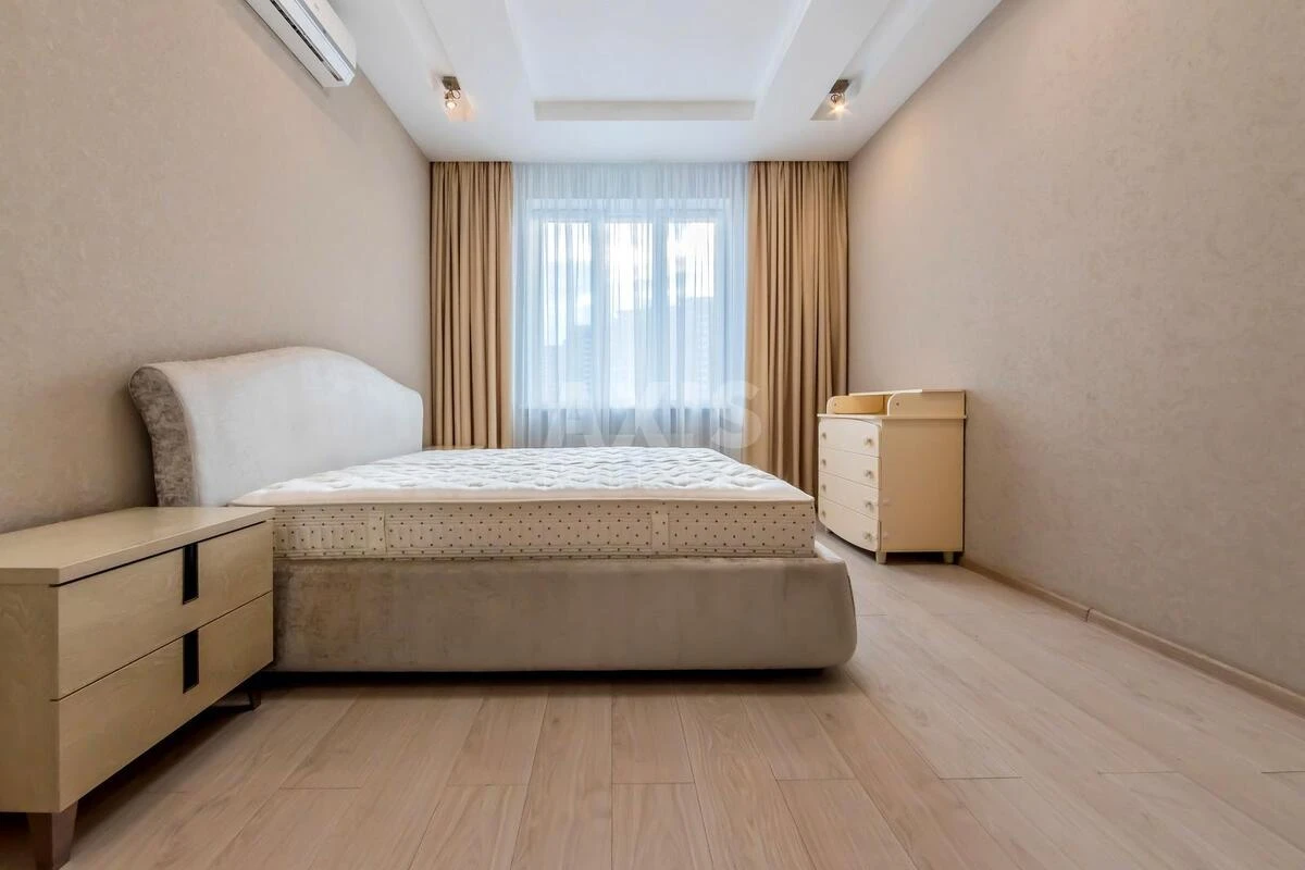 3k apartment nab. Dniprovs'ka 14703281
