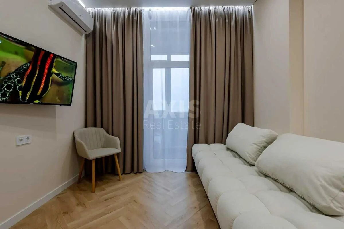 1k apartment pr-t Berestejskij 11657335