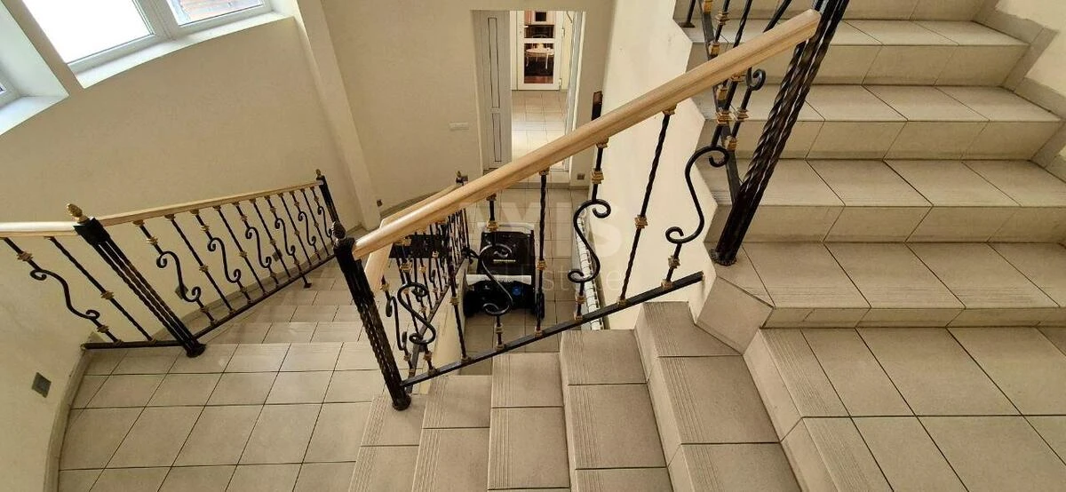 Office bul. Lesi Ukrai'nky 7Б, 200m26665921