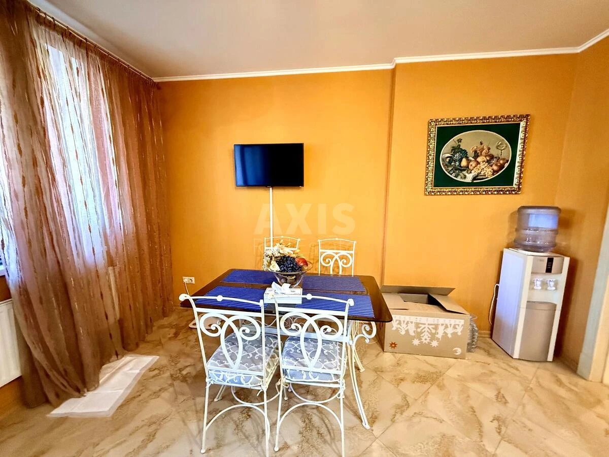 2к квартира ул. Голосеевская 13663931