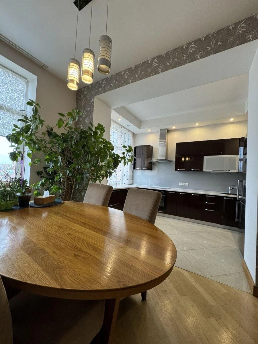 3k apartment vul. Dmytrivs'ka 66А675270