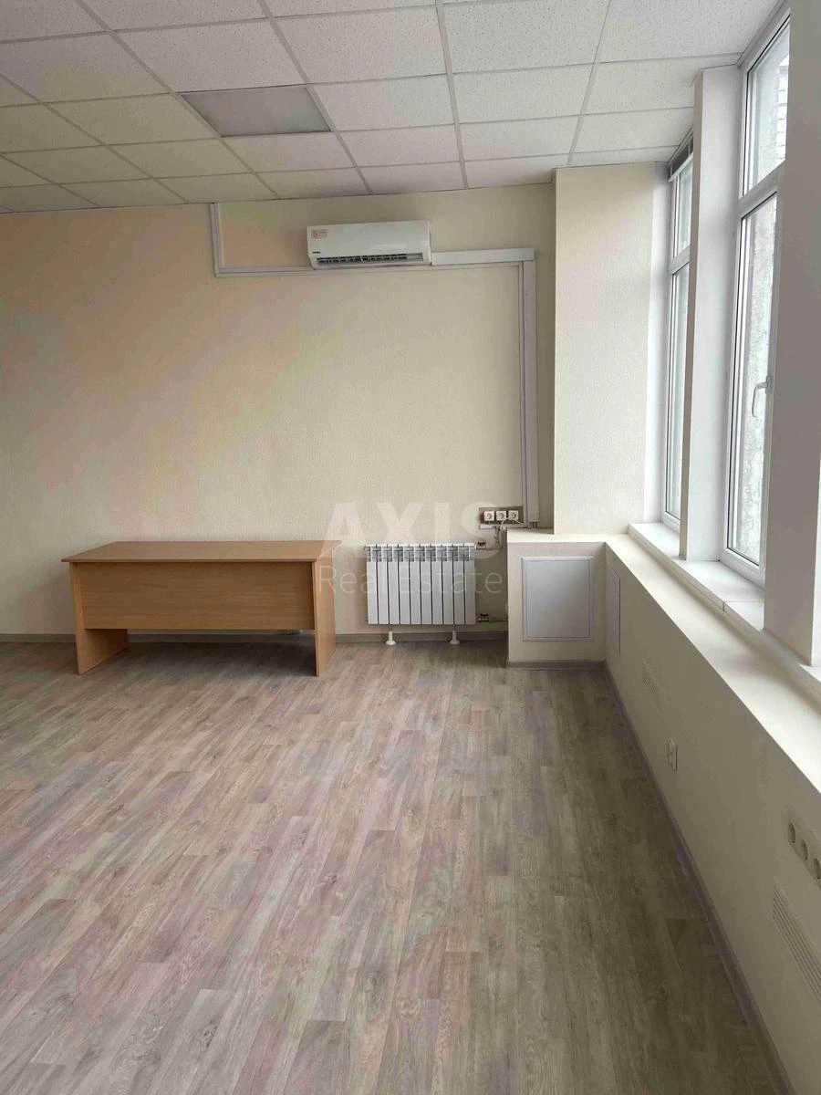 Office vul. Lypkivs'kogo Vasylja Mytropolyta 45, 61m2657412