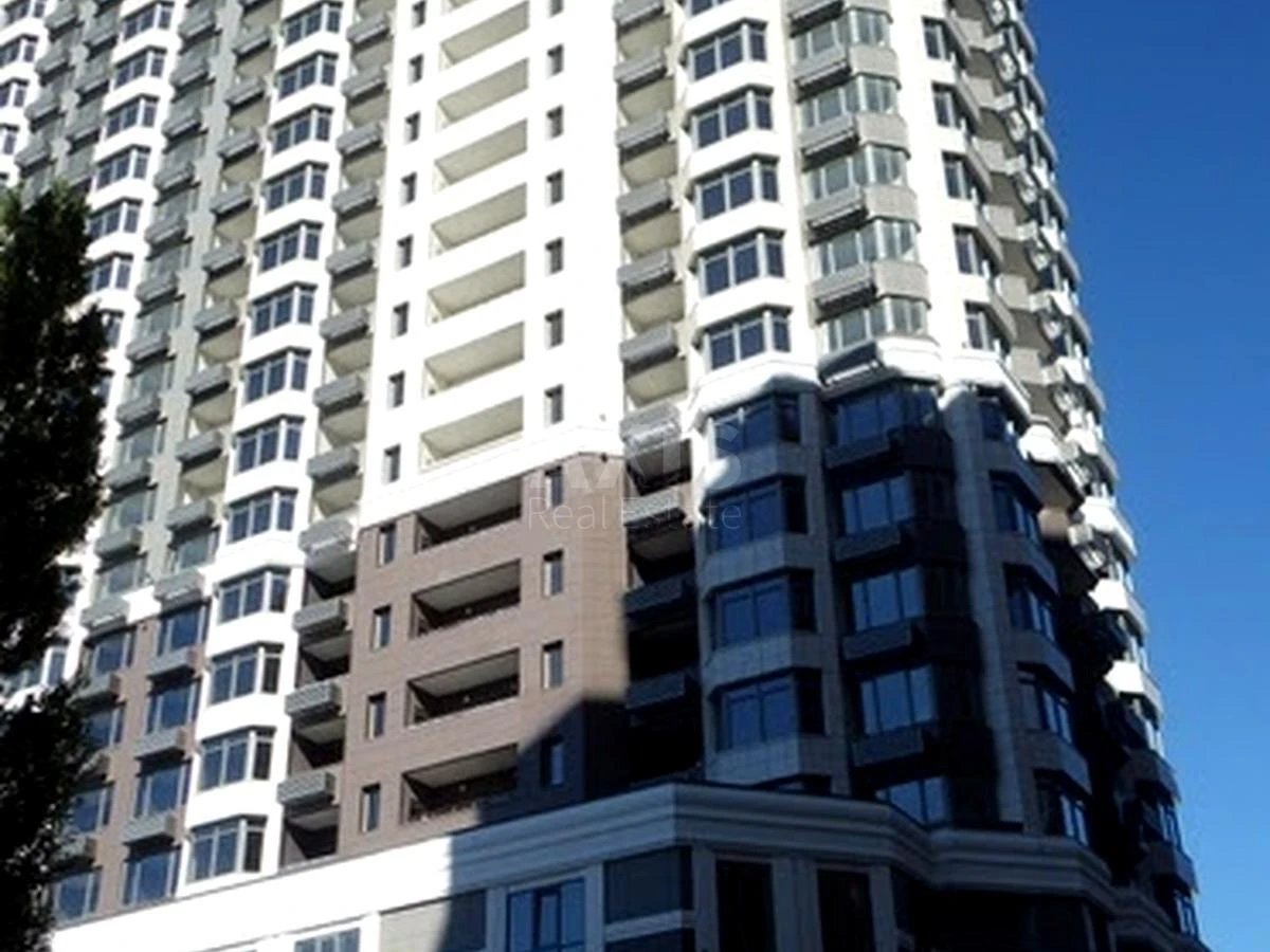 Office vul. Jevgena Konoval'cja 34, 111m26923015