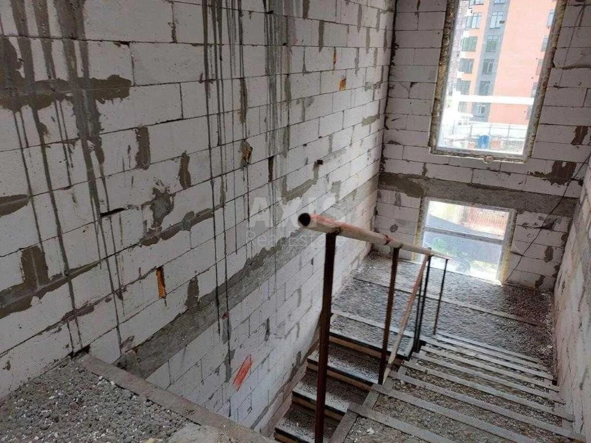 Service object vul. Gulaka Mykoly 4, 437m26209110