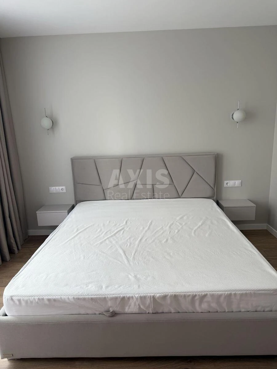 2k apartment pr-t Berestejskij 67713182