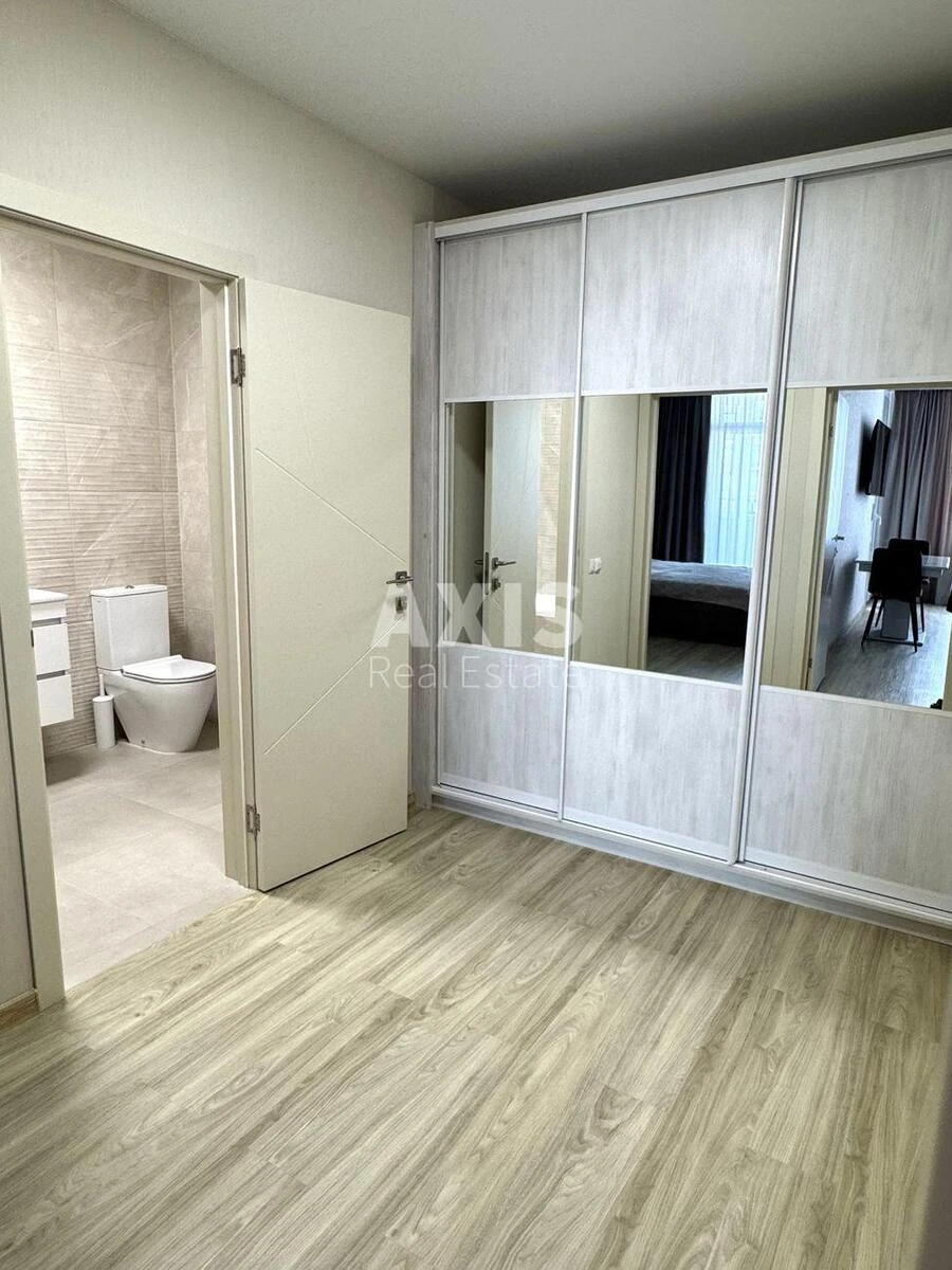 2k apartment nab. Dniprovs'ka Eighteen B589781