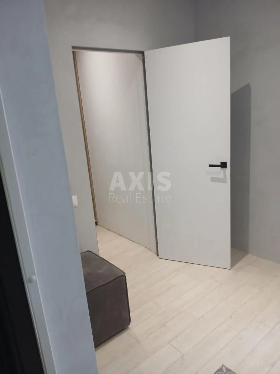1k apartment vul. Yulia Zdanovska 34Б7065017