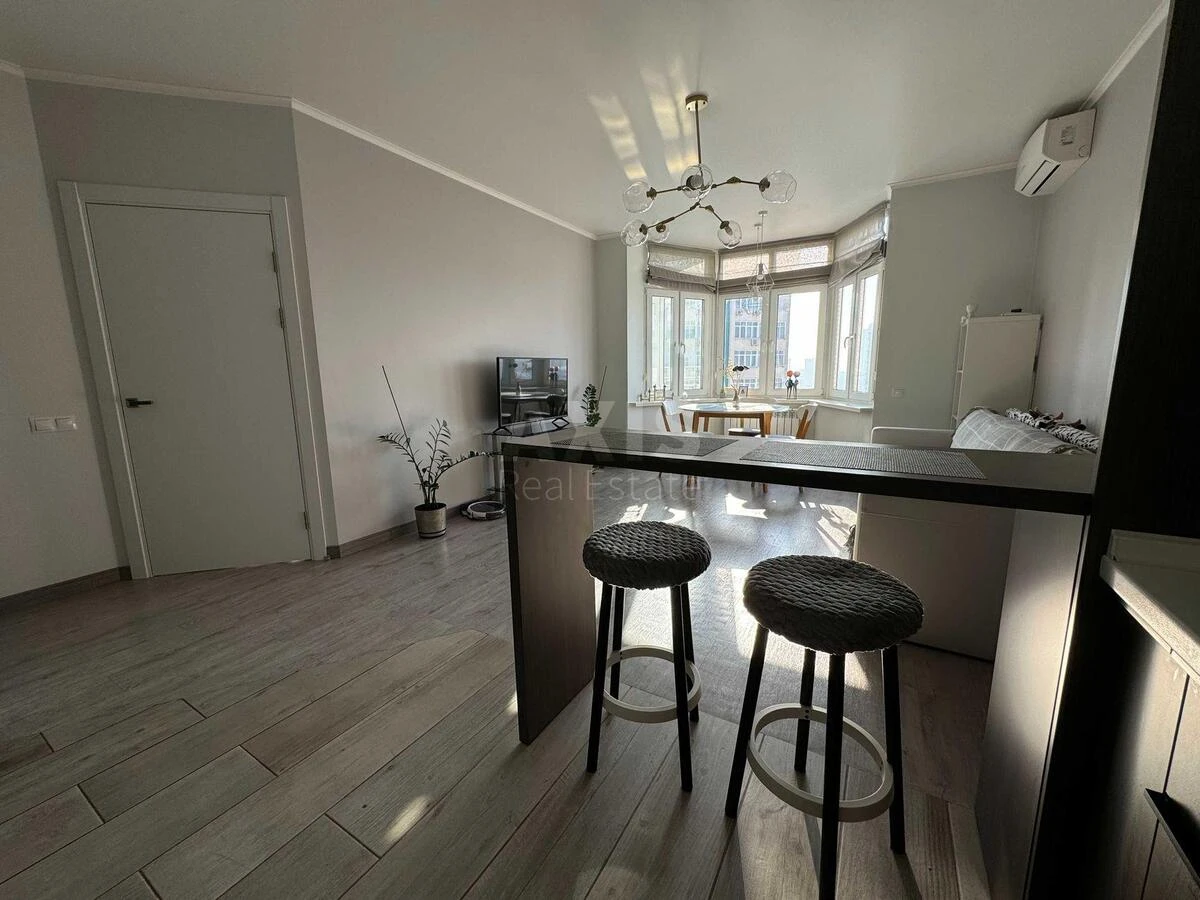 2k apartment vul. Lypkivs'kogo Vasylja Mytropolyta 37Б642991