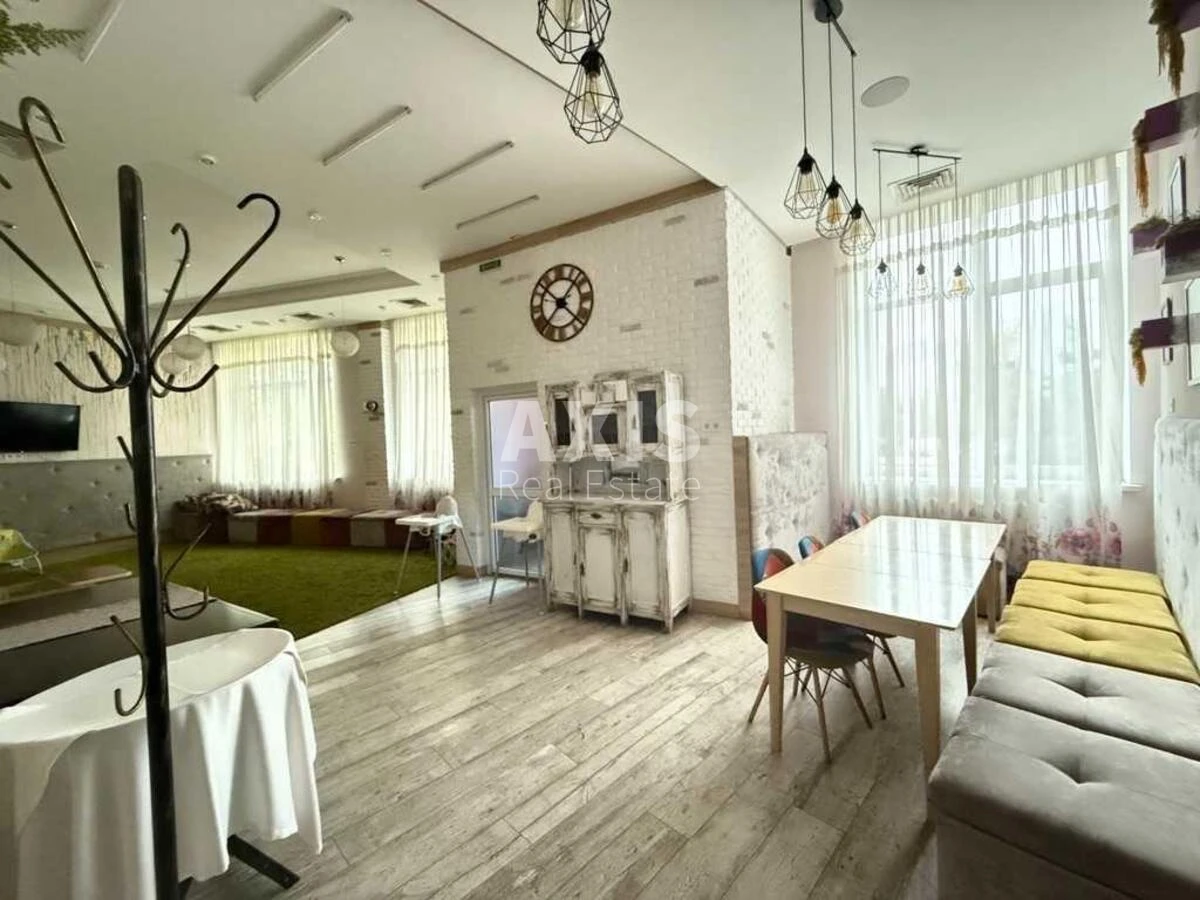 Trade object vul. Sribnokil's'ka 12, 255m2571833