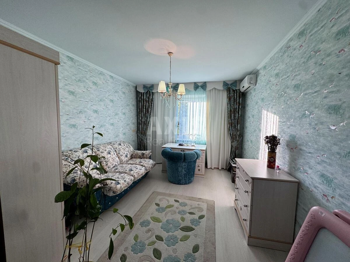 3k apartment vul. Ahmatovoi' Anny 15615033