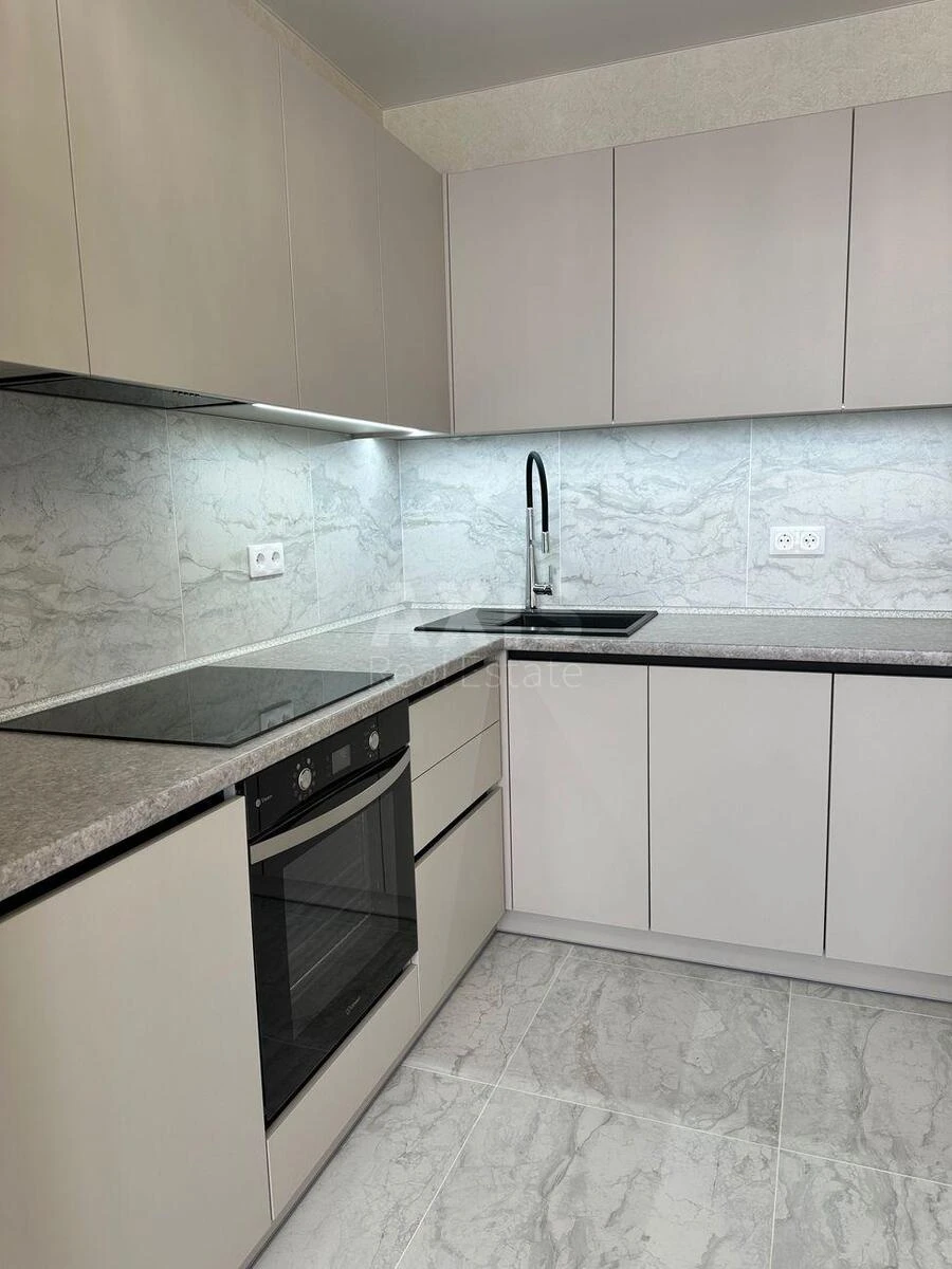 1к квартира пр-т Бандеры Степана 32Д706831