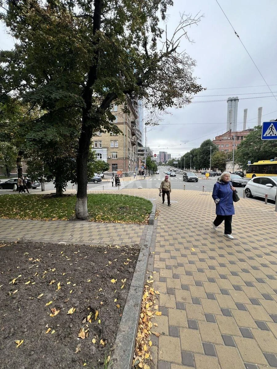 Trade object vul. Skoropads'kogo Pavla 51/102, 51m2684033